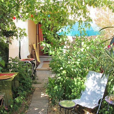 Joli Studio Avec Jardinet أفينيون المظهر الخارجي الصورة