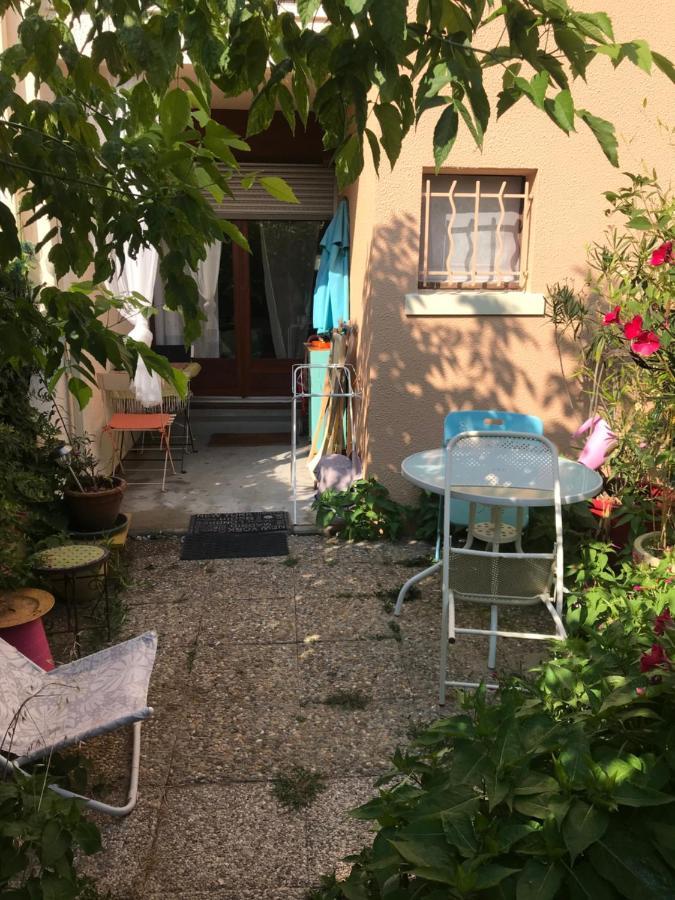 Joli Studio Avec Jardinet أفينيون المظهر الخارجي الصورة