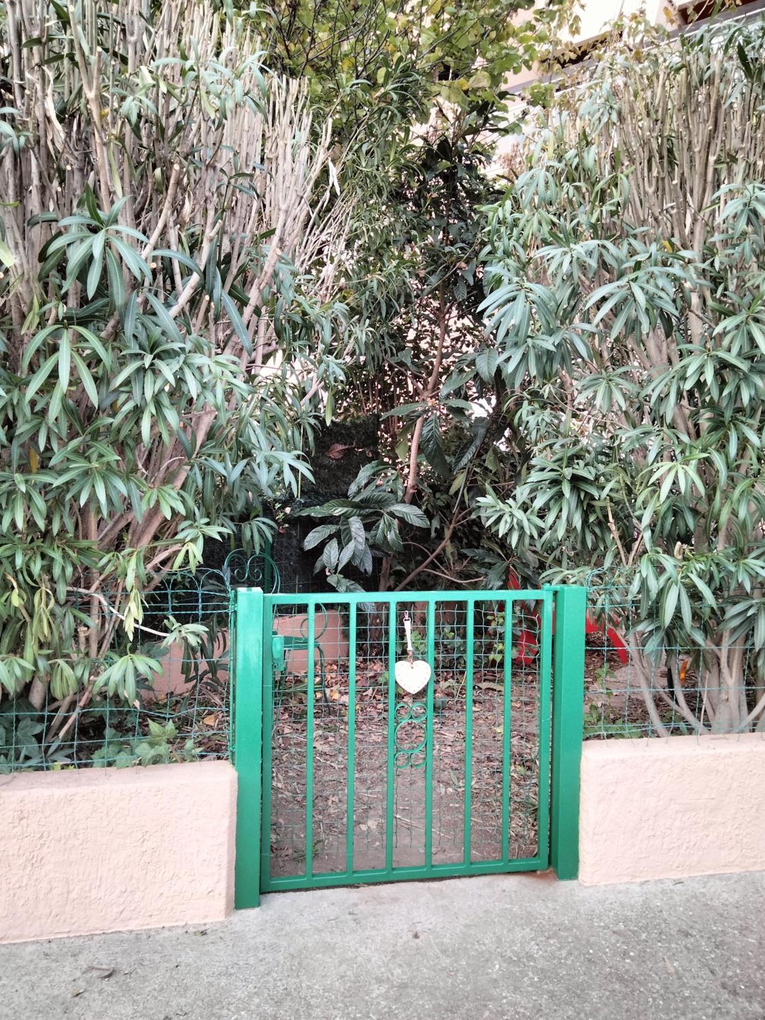 Joli Studio Avec Jardinet أفينيون المظهر الخارجي الصورة